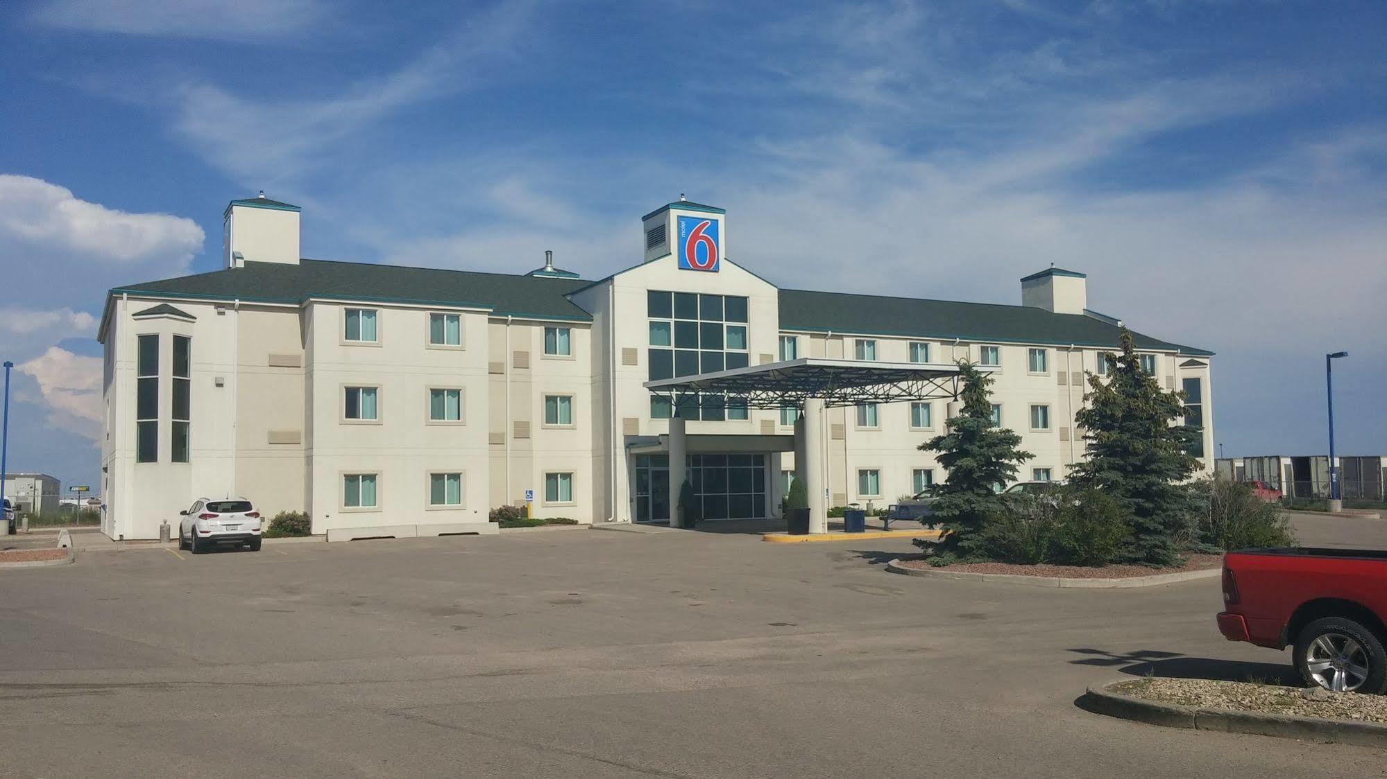 Motel 6-Saskatoon, Sk מראה חיצוני תמונה