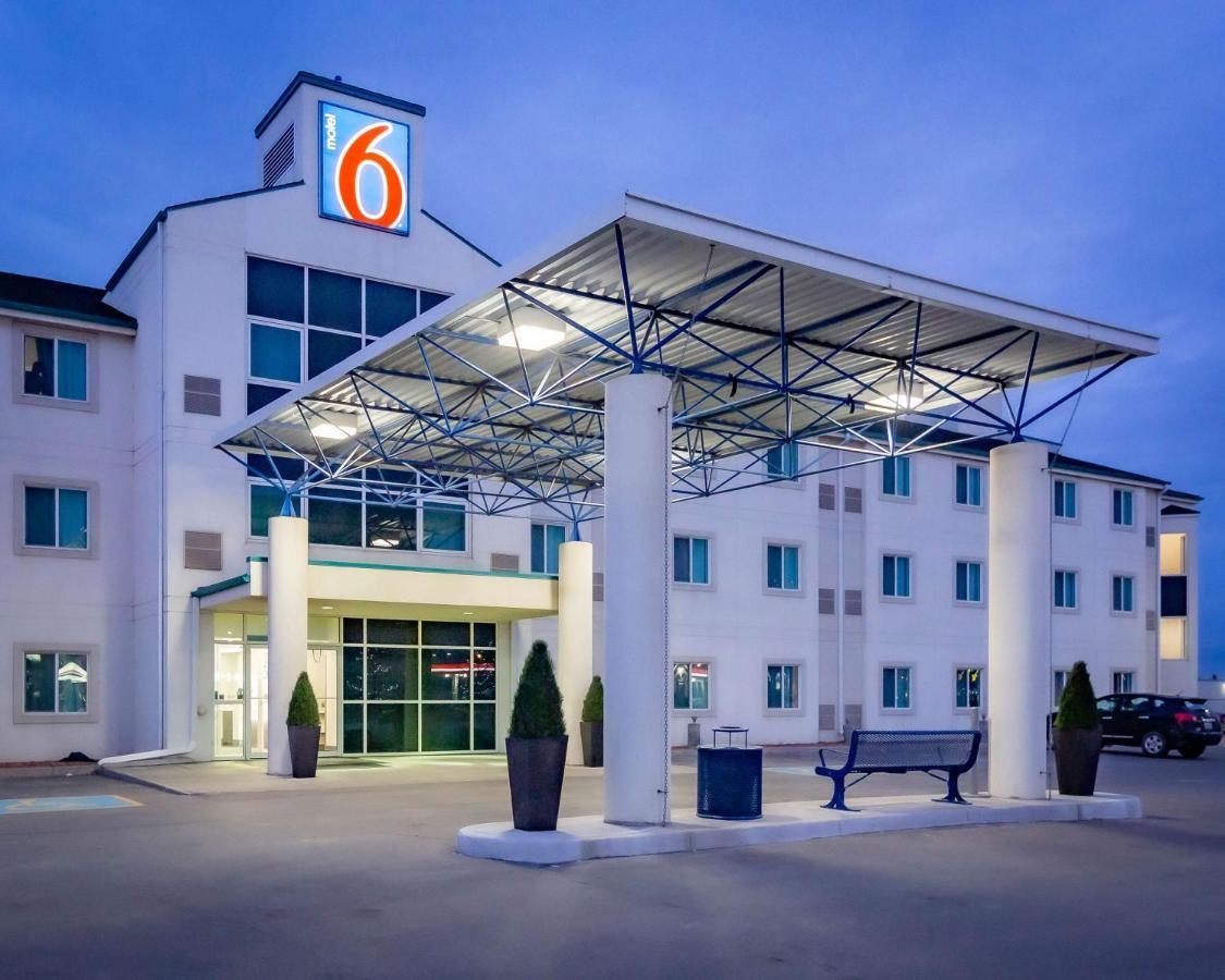 Motel 6-Saskatoon, Sk מראה חיצוני תמונה